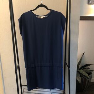 Diane Von Furstenberg Navy Cap-Sleeve Shift Dress